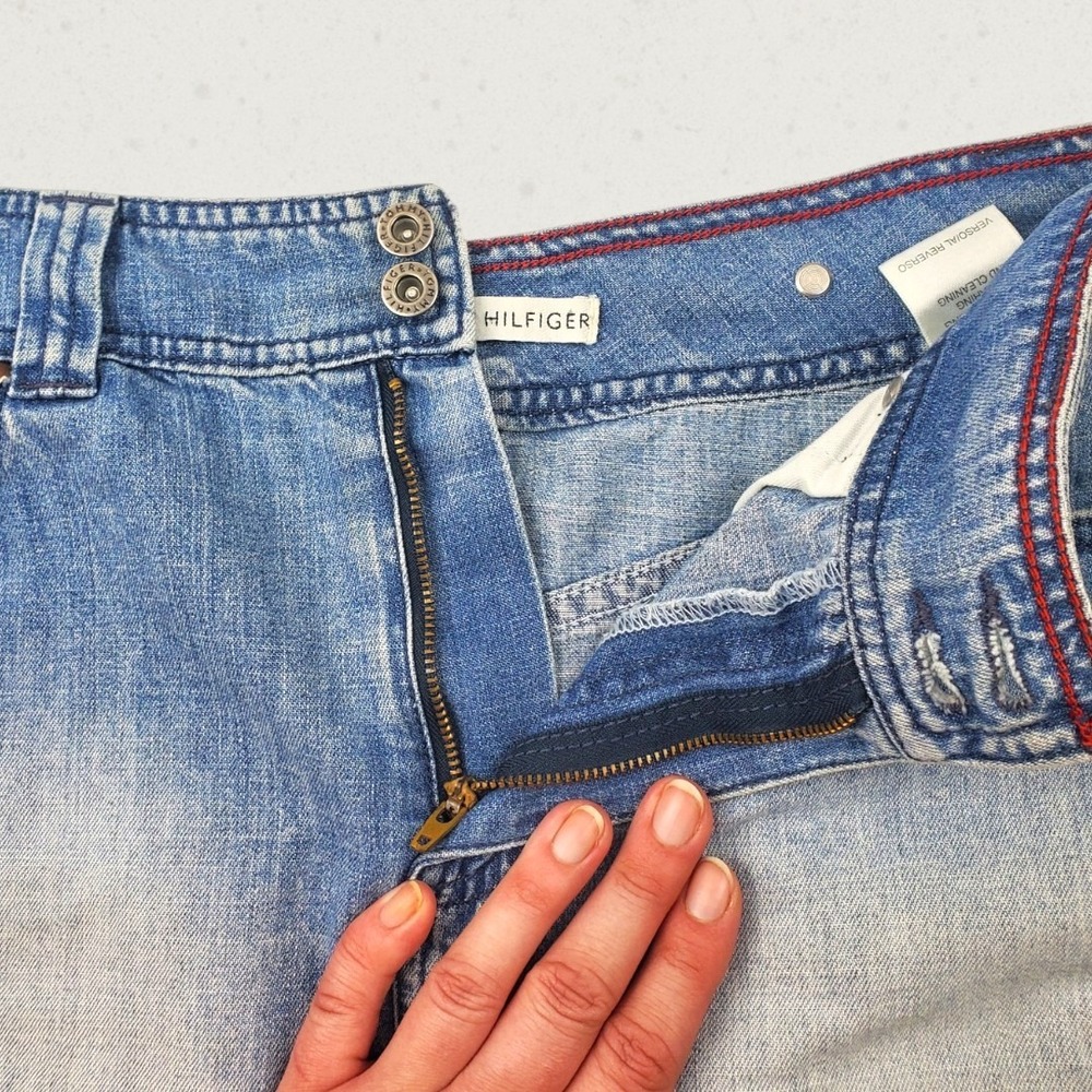 Tommy Hilfiger Womens Denim Mini Skirt Light Wash Blue Y2K Pleated Back Size 8 - Picture 5 of 8